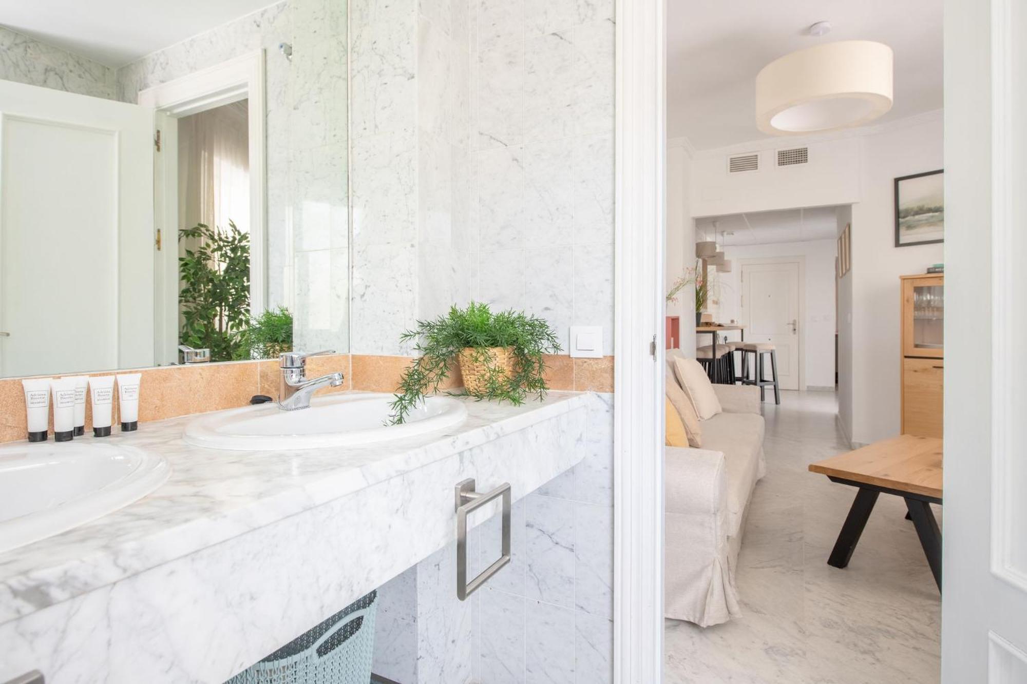 Jardines Del Prado Suite Apartment Севиля Екстериор снимка