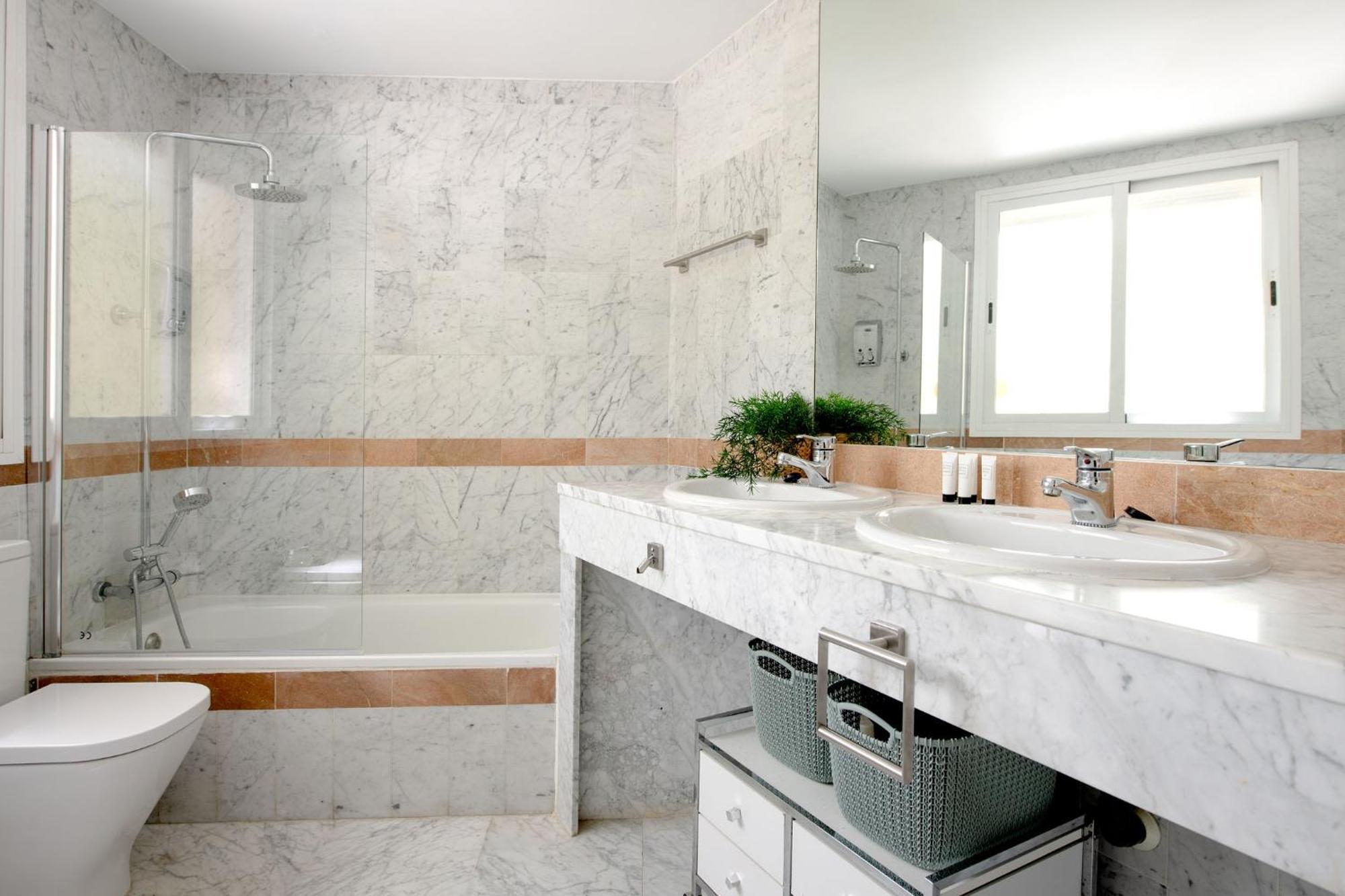 Jardines Del Prado Suite Apartment Севиля Екстериор снимка